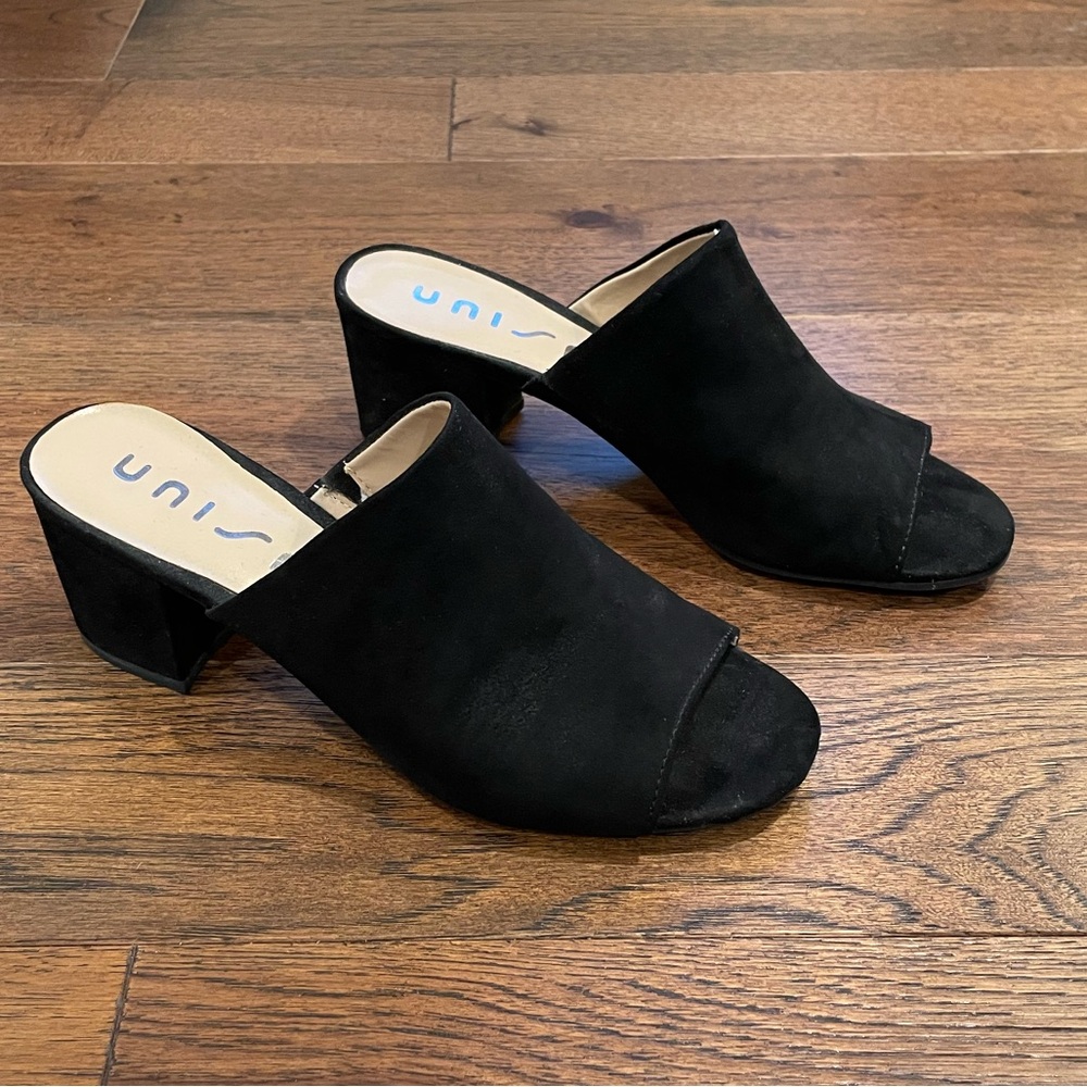 Mules - Picture 3 of 11